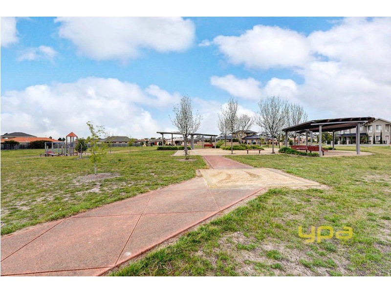 19 Grenville Terrace, Roxburgh Park VIC 3064