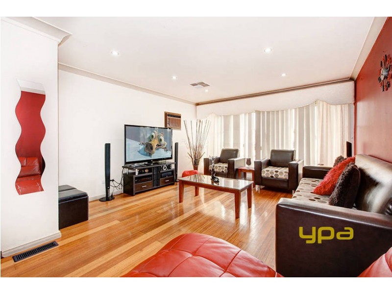 13 Crossley Crescent, Coolaroo VIC 3048