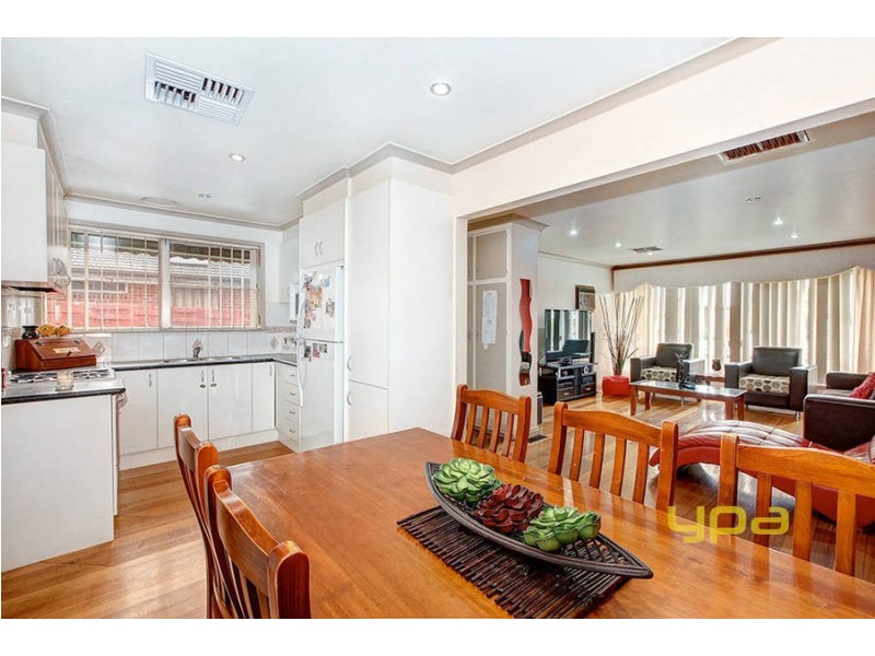 13 Crossley Crescent, Coolaroo VIC 3048