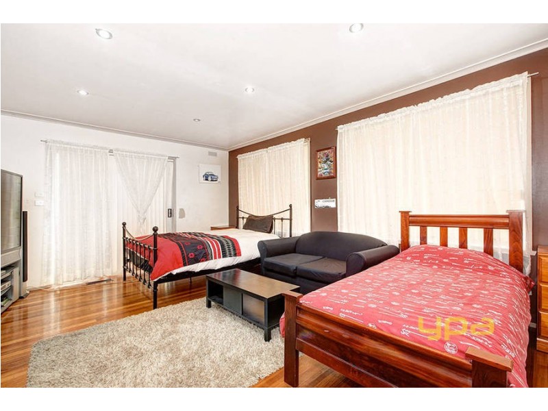 13 Crossley Crescent, Coolaroo VIC 3048