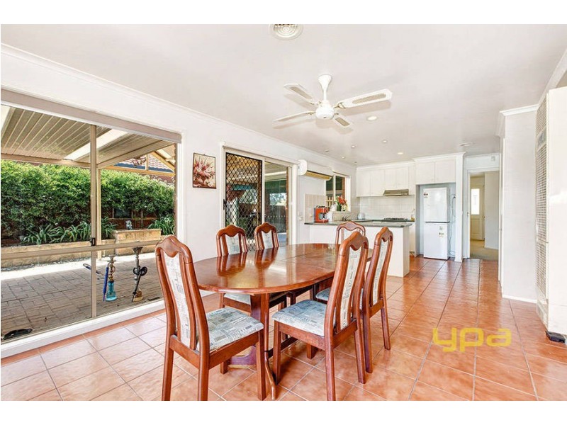 7 St Clair Blvd, Roxburgh Park VIC 3064