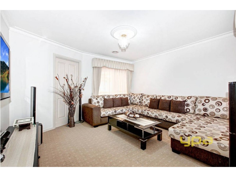 15 Hawker Avenue, Roxburgh Park VIC 3064