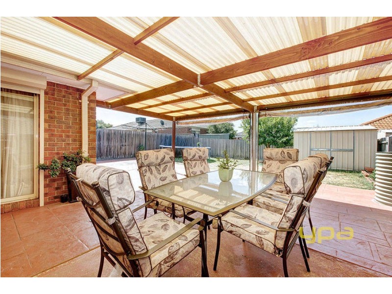 15 Hawker Avenue, Roxburgh Park VIC 3064