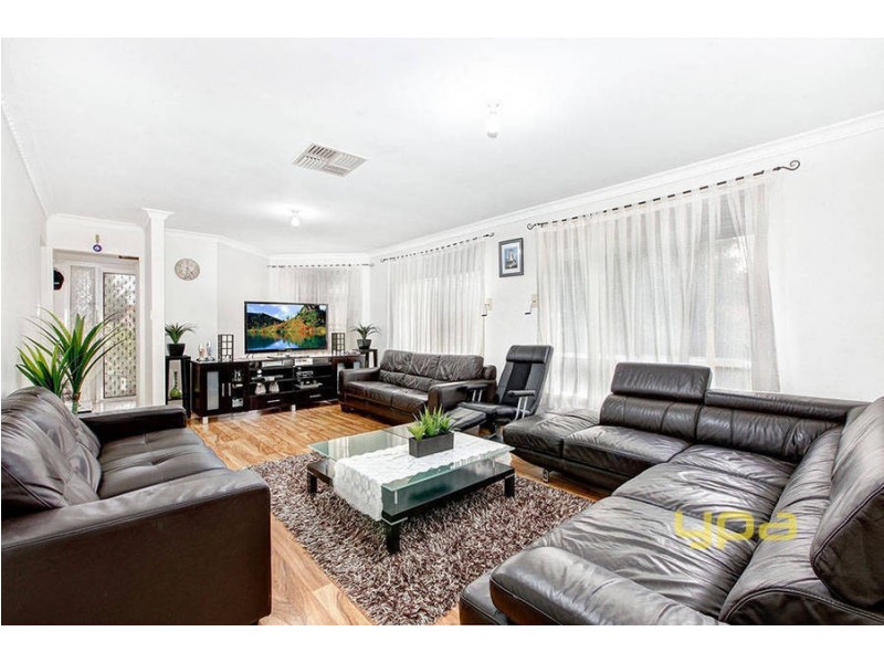 33 Amarina Close, Meadow Heights VIC 3048