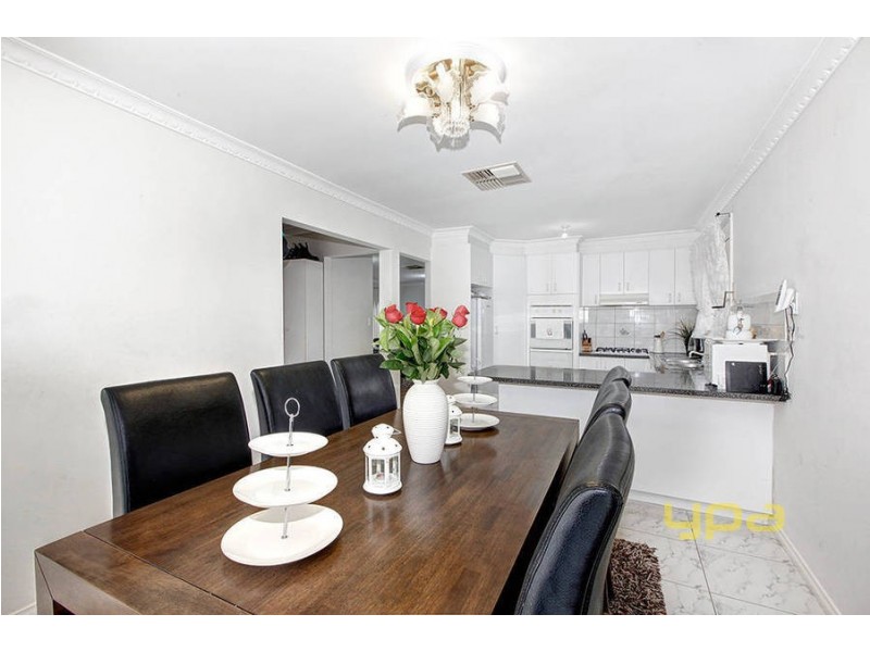 33 Amarina Close, Meadow Heights VIC 3048