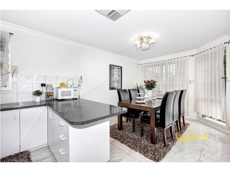 33 Amarina Close, Meadow Heights VIC 3048