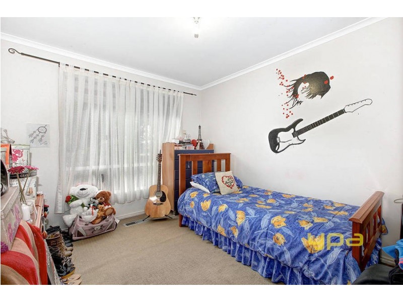 33 Amarina Close, Meadow Heights VIC 3048