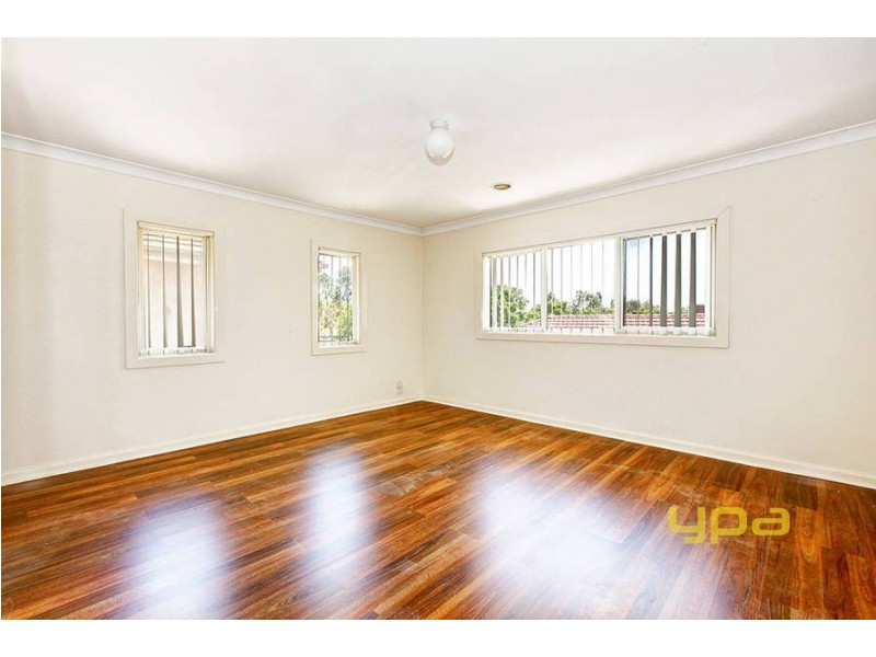 15 Donvale Avenue, Roxburgh Park VIC 3064