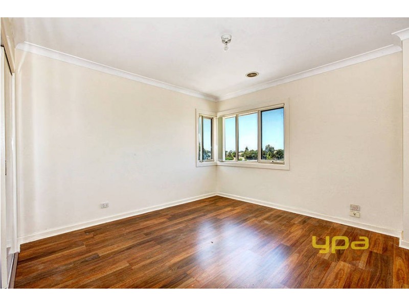 15 Donvale Avenue, Roxburgh Park VIC 3064