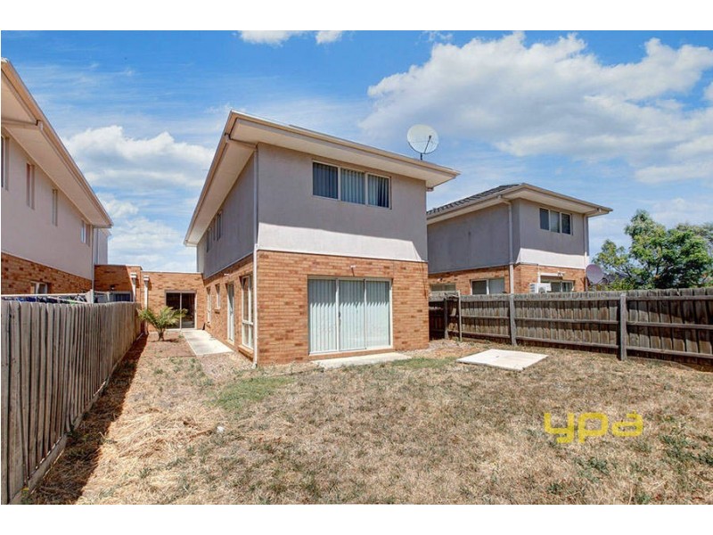 15 Donvale Avenue, Roxburgh Park VIC 3064