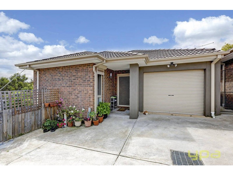 13B Greenvalley Grove, Meadow Heights VIC 3048