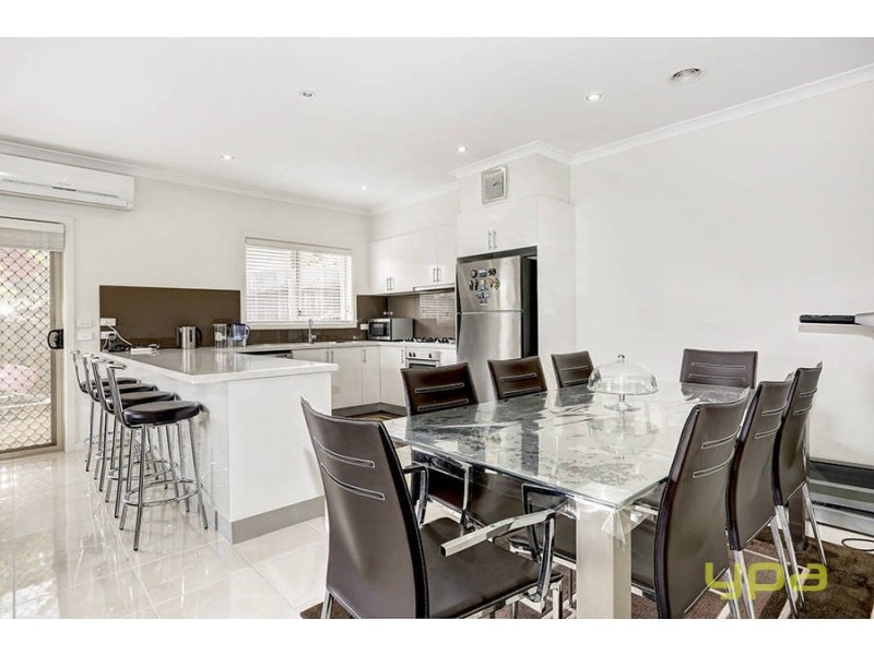 13B Greenvalley Grove, Meadow Heights VIC 3048