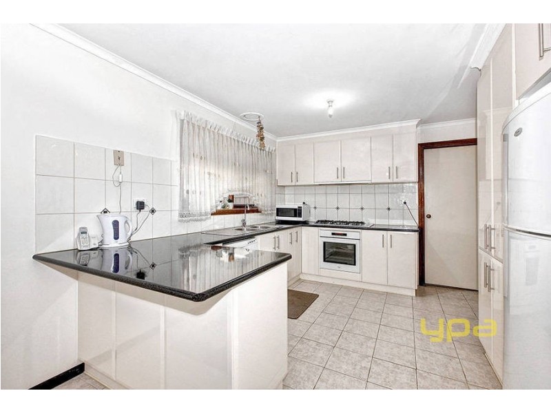 9 Shelbourne Court, Meadow Heights VIC 3048