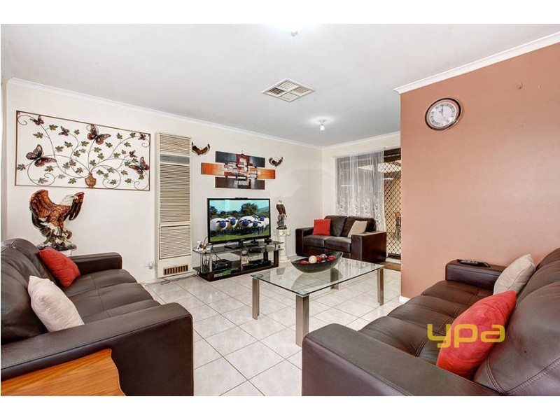 34 Mitchell Crescent, Meadow Heights VIC 3048