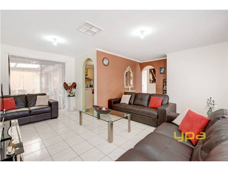 34 Mitchell Crescent, Meadow Heights VIC 3048