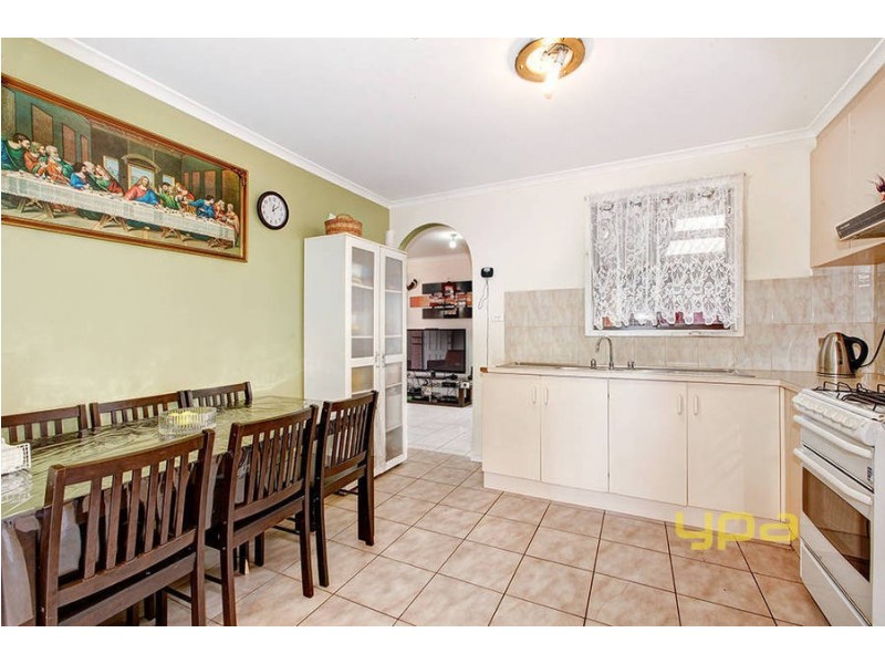 34 Mitchell Crescent, Meadow Heights VIC 3048