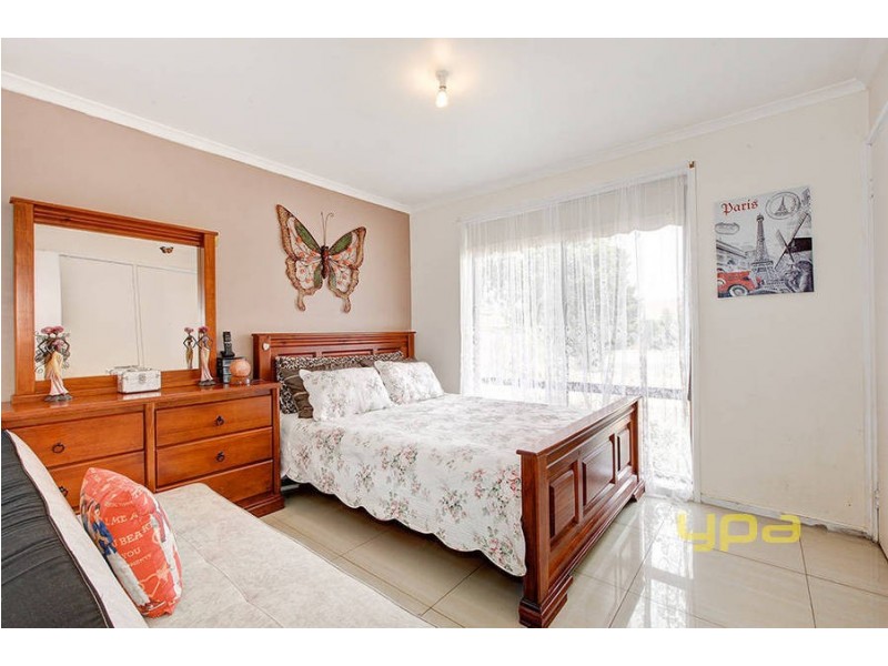 34 Mitchell Crescent, Meadow Heights VIC 3048