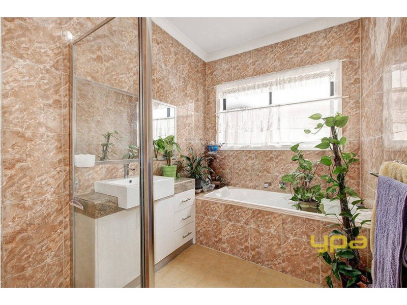 20 Mensa Court, Roxburgh Park VIC 3064