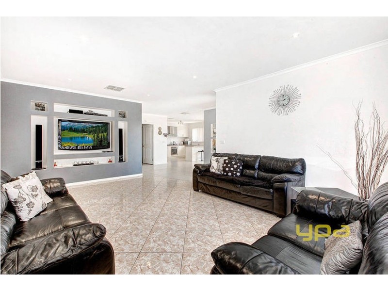 9 Limerick Court, Roxburgh Park VIC 3064