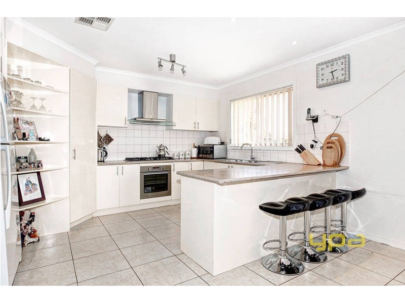 9 Limerick Court, Roxburgh Park VIC 3064