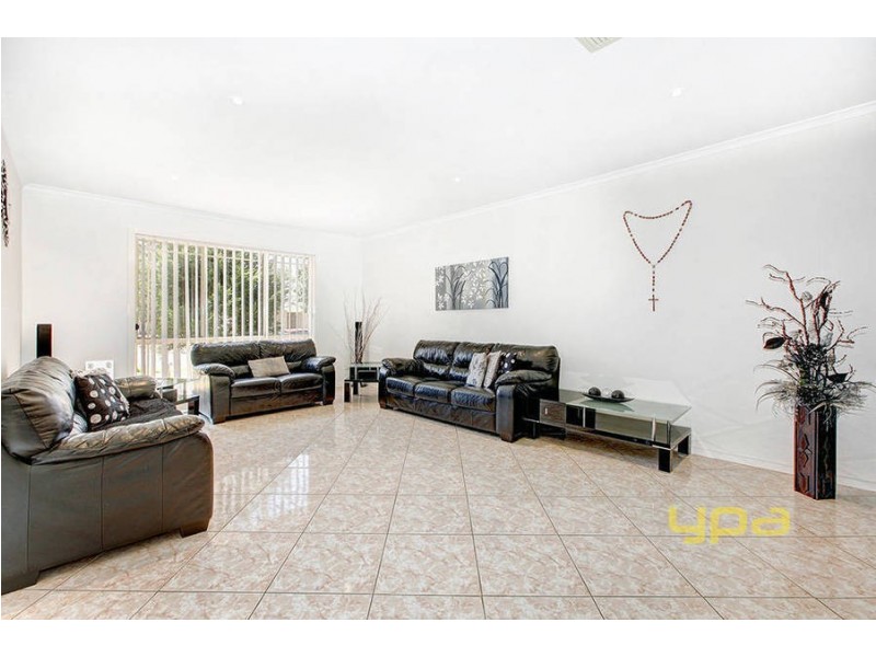 9 Limerick Court, Roxburgh Park VIC 3064