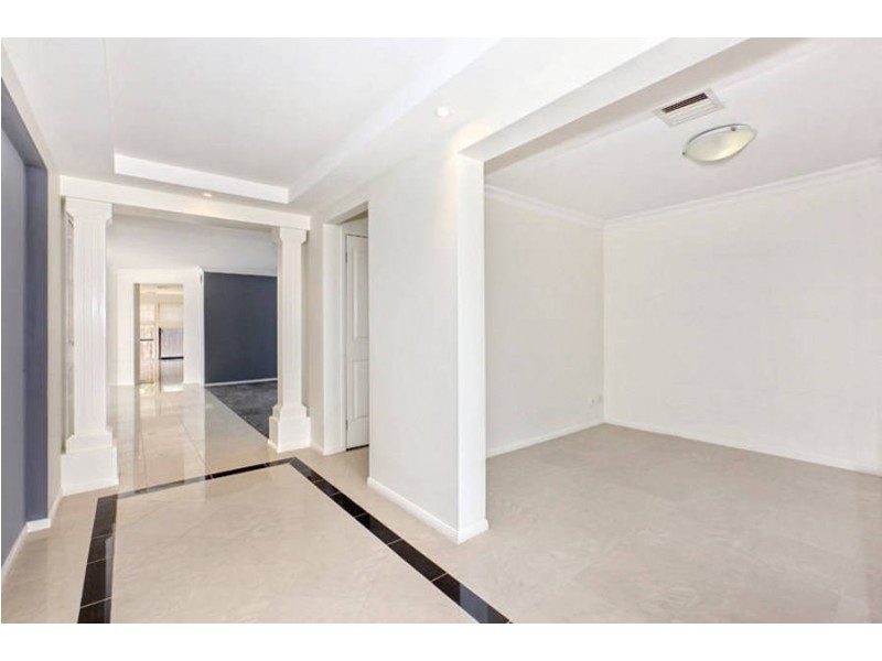 8 Ebro Court, Roxburgh Park VIC 3064