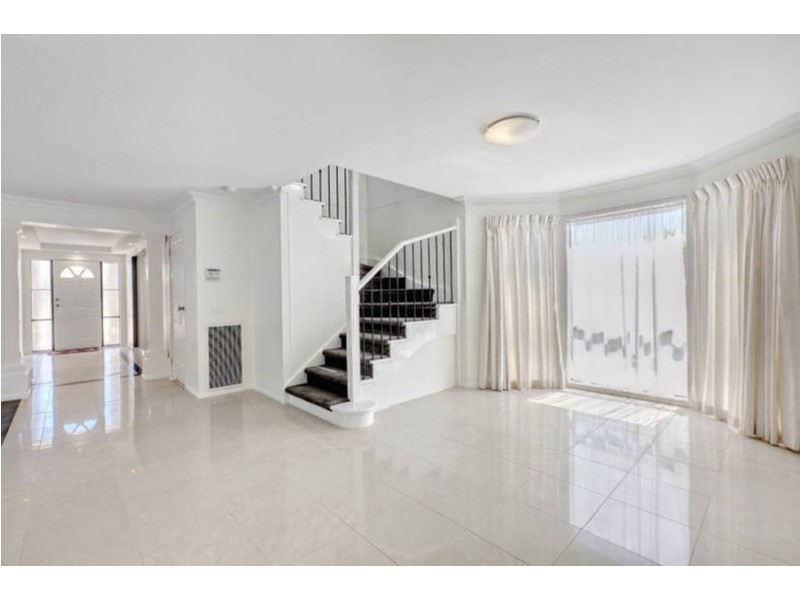 8 Ebro Court, Roxburgh Park VIC 3064