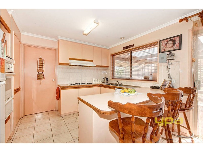 27 Hibiscus Close, Meadow Heights VIC 3048