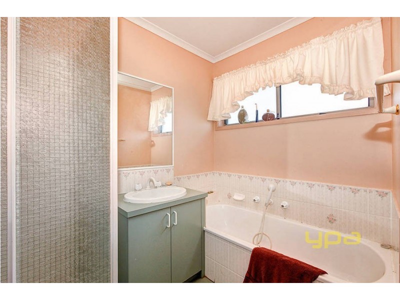 27 Hibiscus Close, Meadow Heights VIC 3048