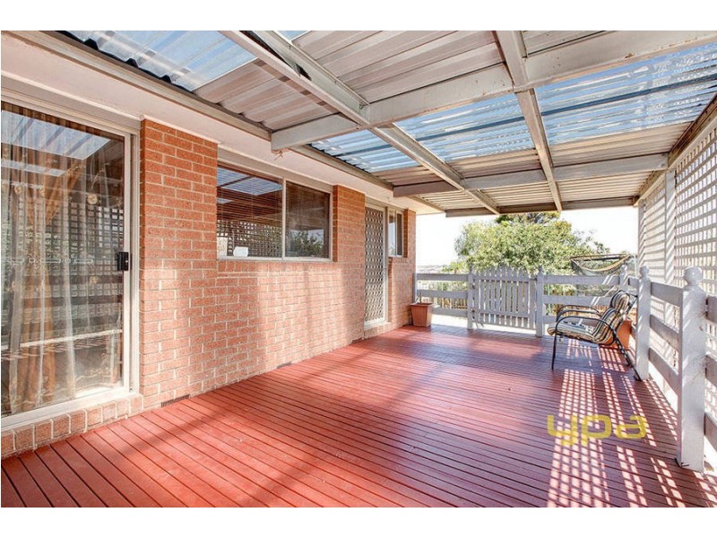 27 Hibiscus Close, Meadow Heights VIC 3048