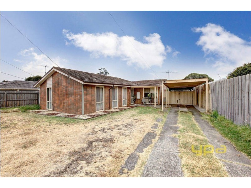 8 Nareen Avenue, Coolaroo VIC 3048