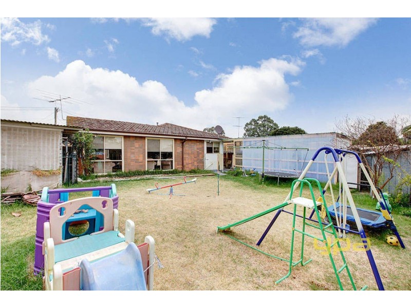 8 Nareen Avenue, Coolaroo VIC 3048