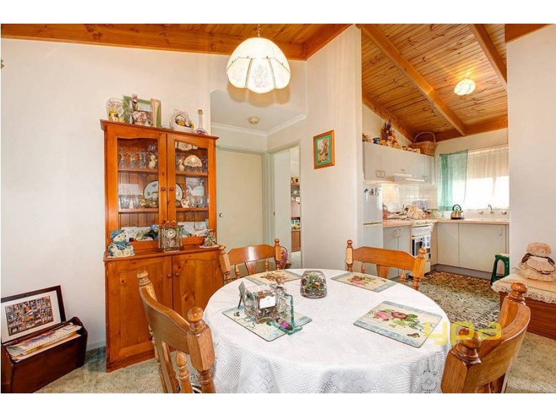 14 Navarre Court, Meadow Heights VIC 3048