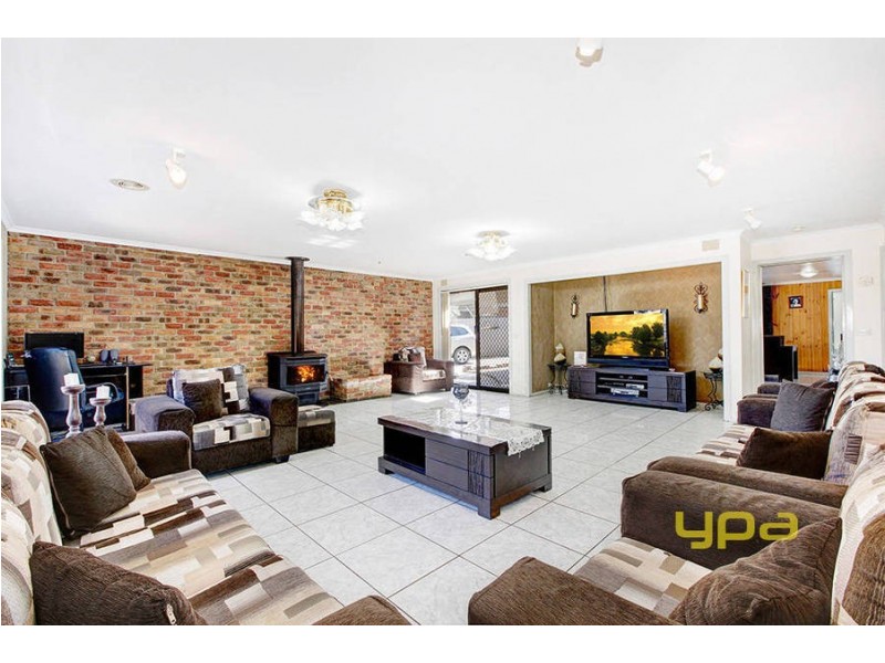 9 Denver Court, Meadow Heights VIC 3048