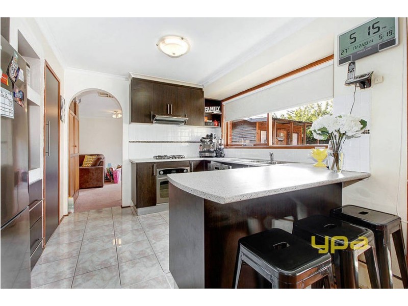 33 Gunbower Crescent, Meadow Heights VIC 3048