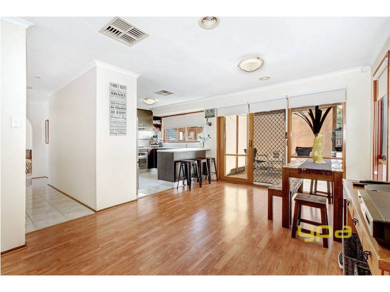 33 Gunbower Crescent, Meadow Heights VIC 3048