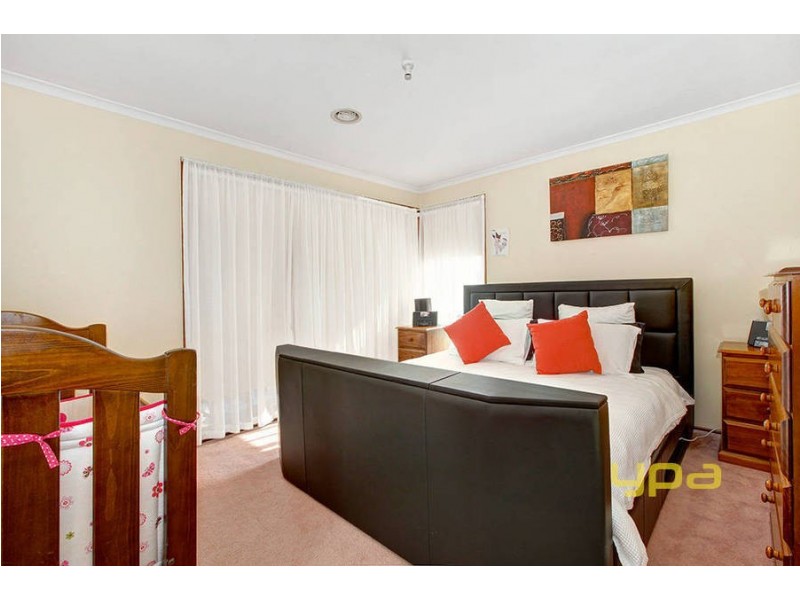 33 Gunbower Crescent, Meadow Heights VIC 3048