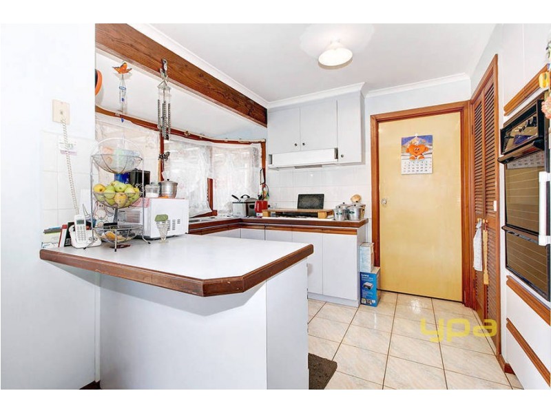 11 Mitta Mitta Way, Meadow Heights VIC 3048