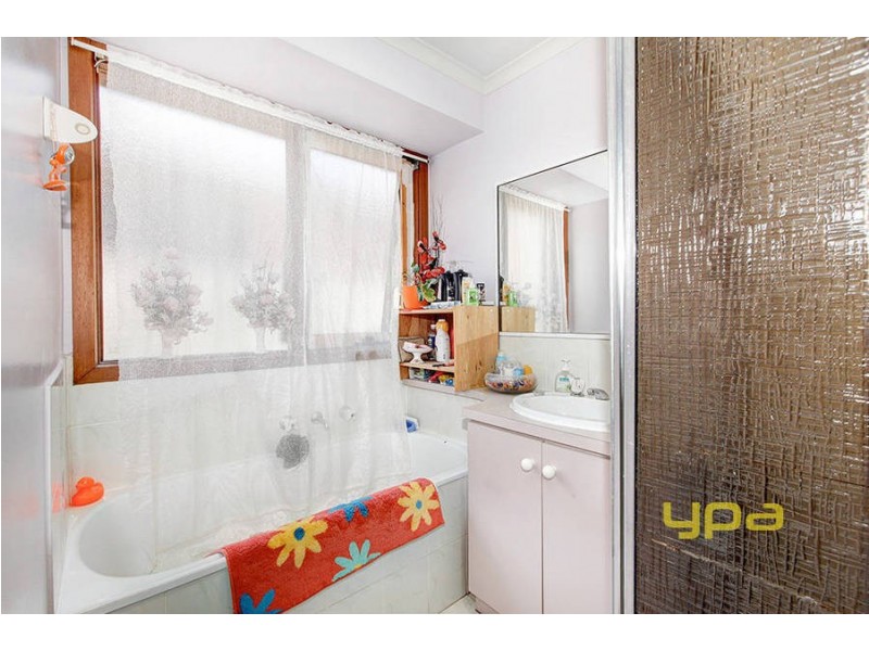 11 Mitta Mitta Way, Meadow Heights VIC 3048