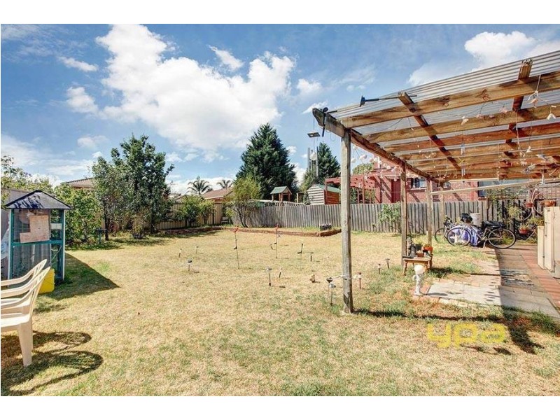 11 Mitta Mitta Way, Meadow Heights VIC 3048