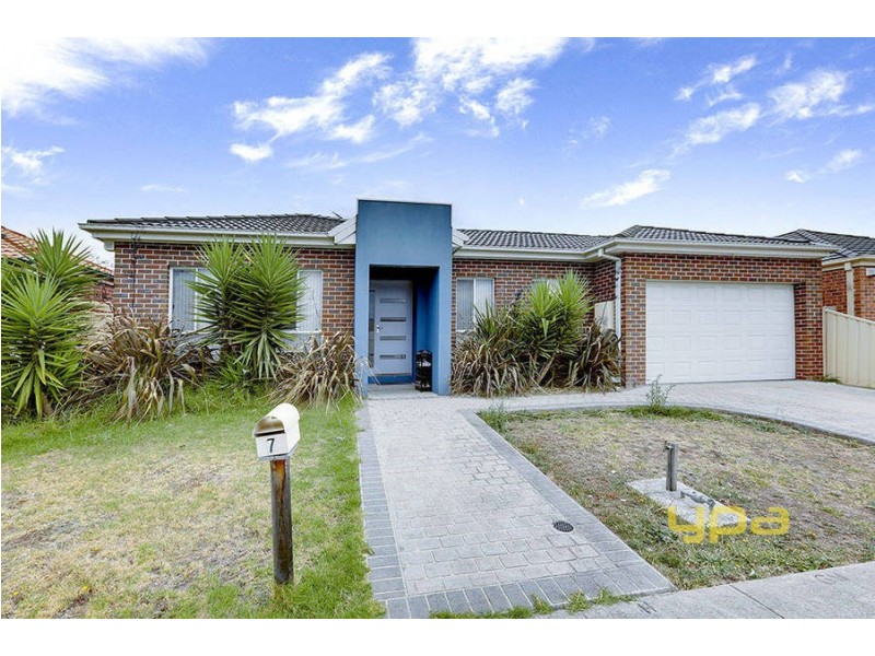 7 Yellowstone Court, Roxburgh Park VIC 3064