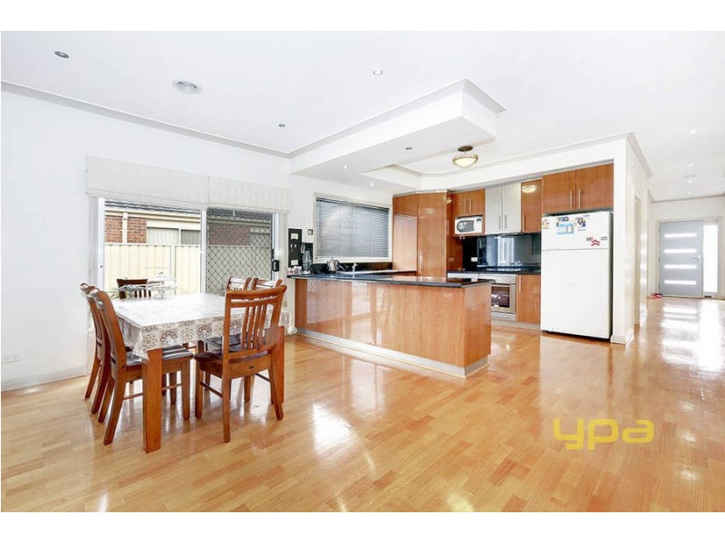 7 Yellowstone Court, Roxburgh Park VIC 3064