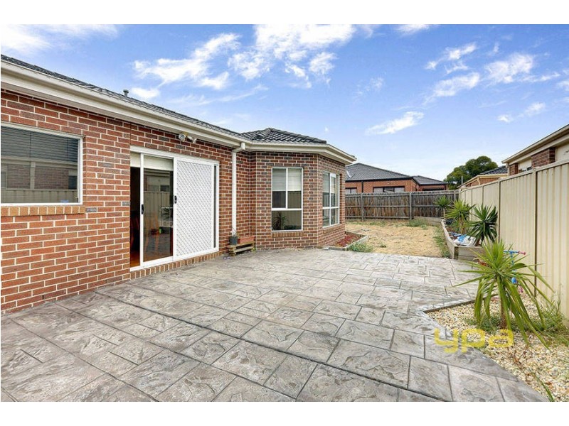 7 Yellowstone Court, Roxburgh Park VIC 3064