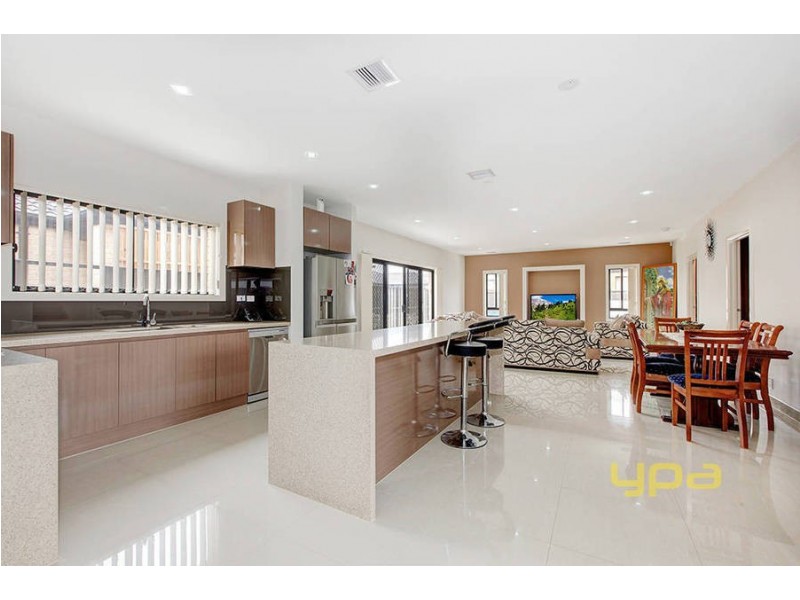 56 Bluebird Way, Roxburgh Park VIC 3064