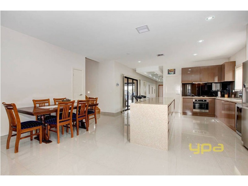 56 Bluebird Way, Roxburgh Park VIC 3064