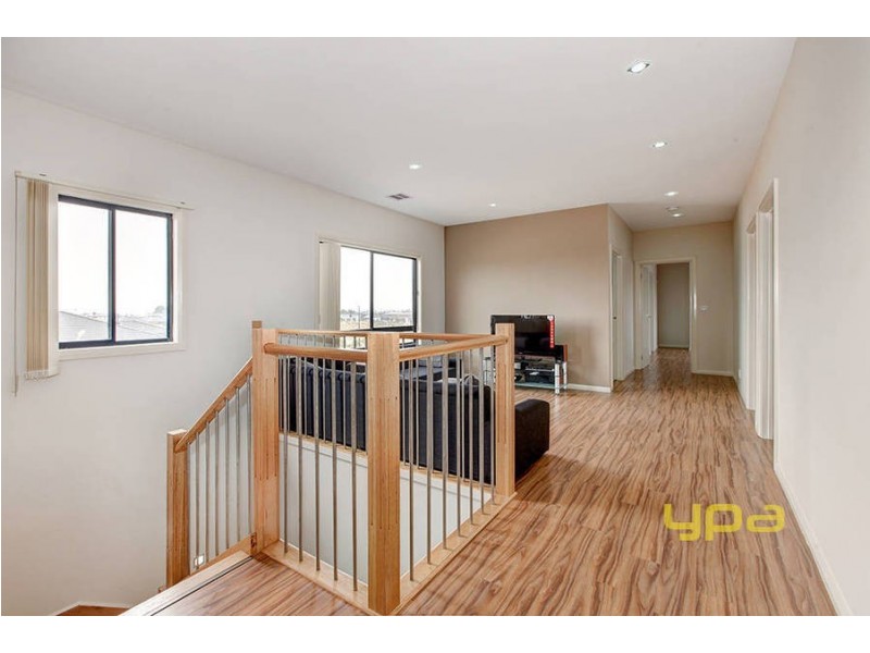 56 Bluebird Way, Roxburgh Park VIC 3064