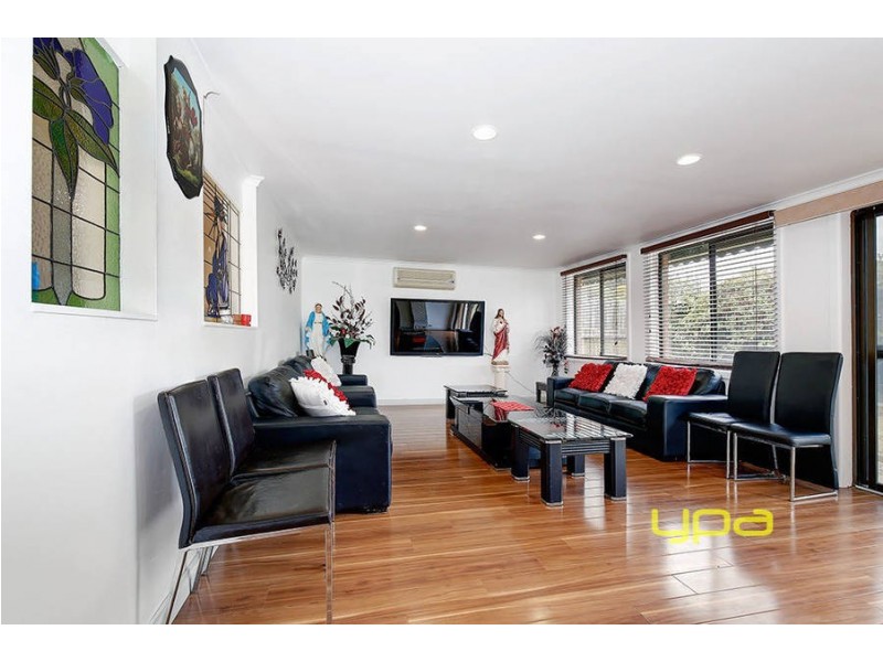 15 Eldorado Crescent, Meadow Heights VIC 3048