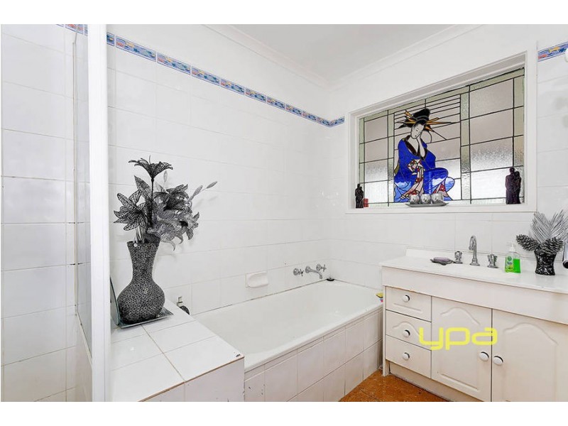 15 Eldorado Crescent, Meadow Heights VIC 3048