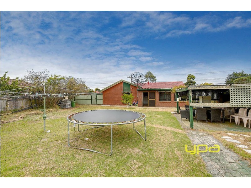 15 Eldorado Crescent, Meadow Heights VIC 3048