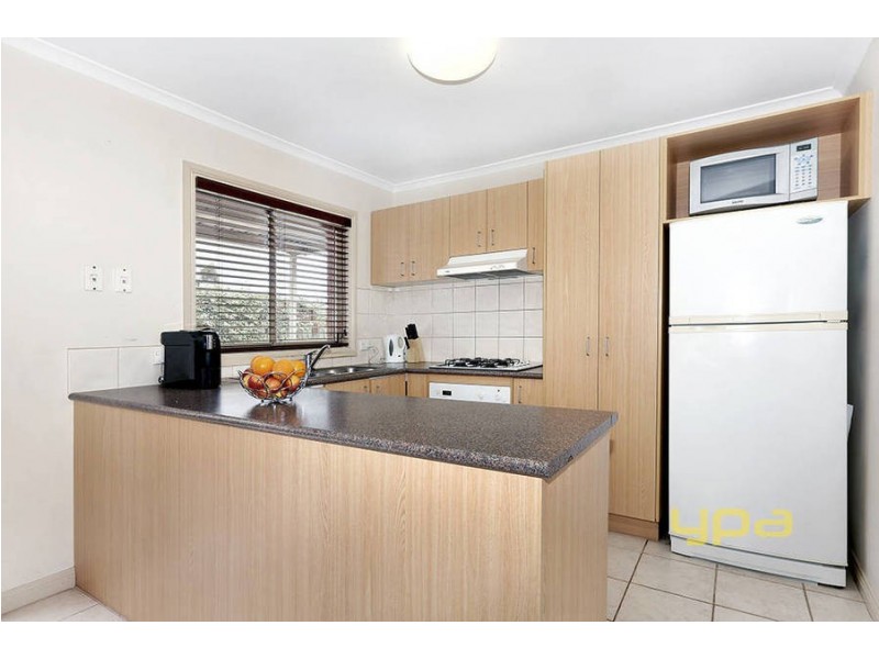 8/8 Knight Crescent, Roxburgh Park VIC 3064